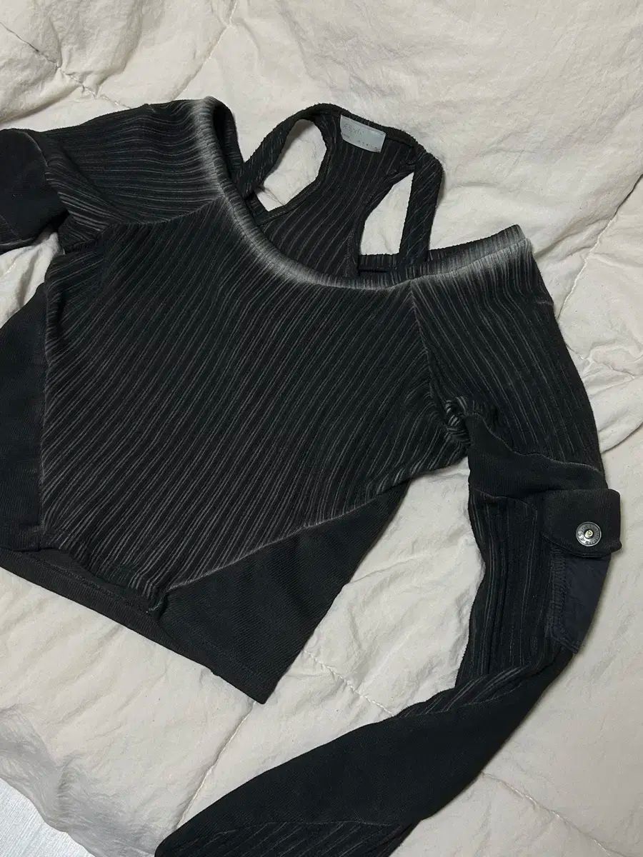 エイシネティックス レイヤード トップス