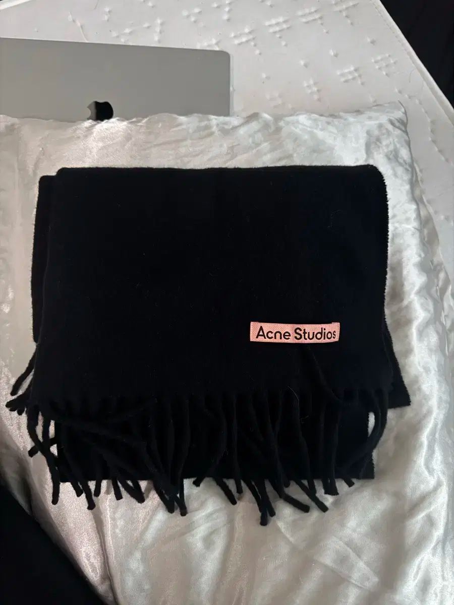 Acne Studios アクネストゥディオズ マフラー ブラック