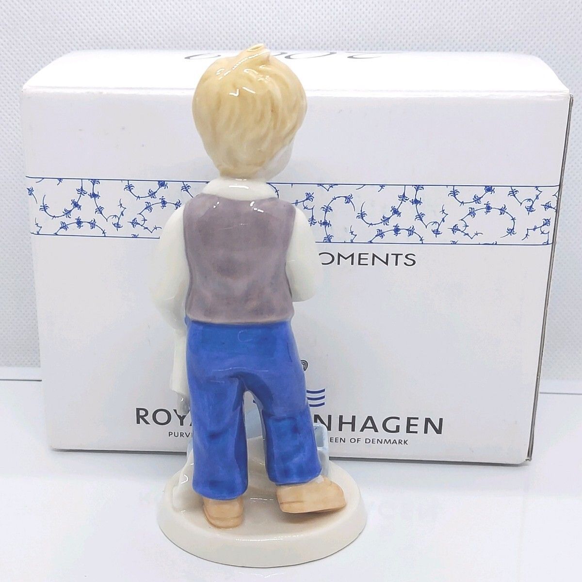 ロイヤルコペンハーゲン 2009年 フィギュリン 少年 スケート靴 人形