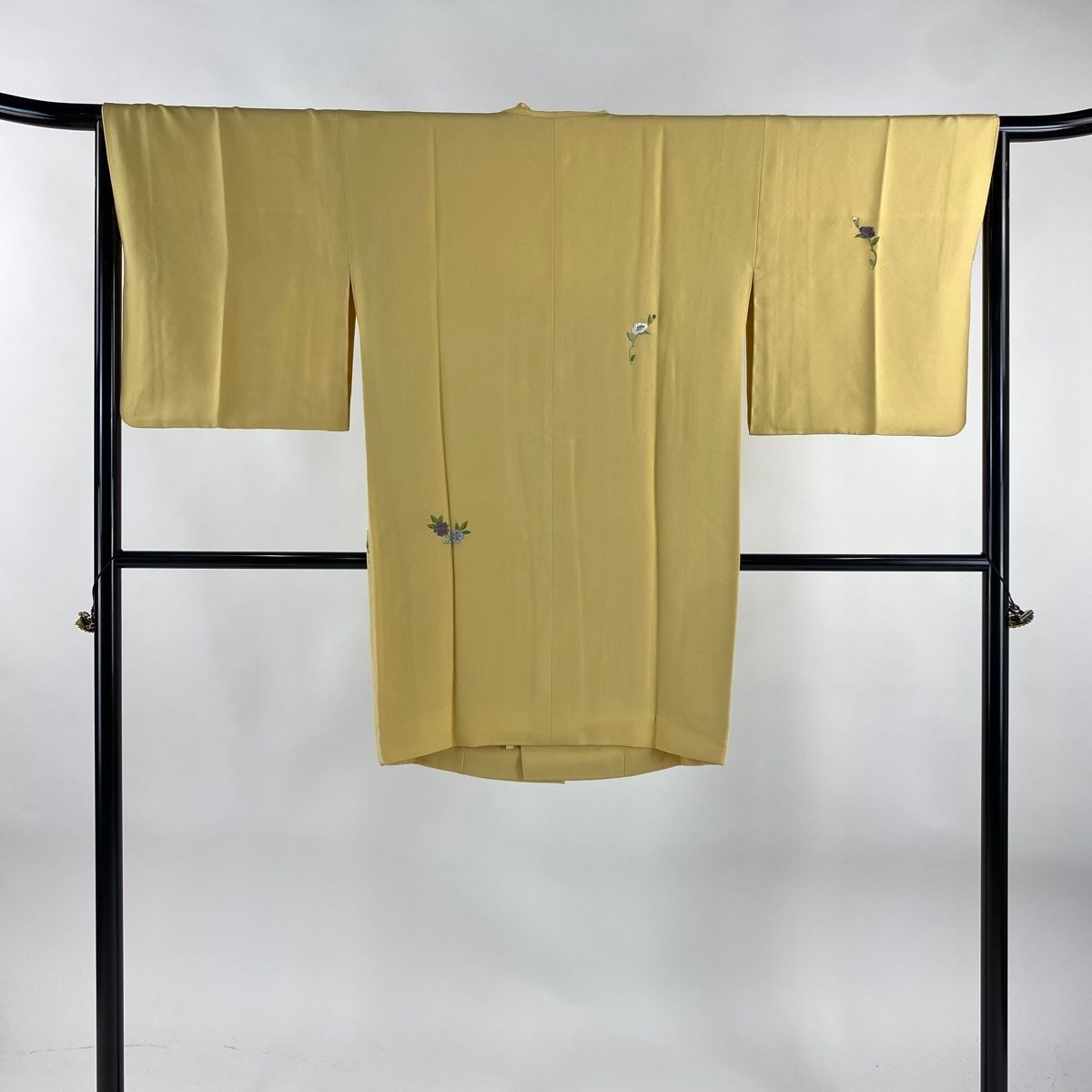 道行 身丈95cm 裄丈65.5cm M 和装コート 被布衿 枝花 桜 刺繍 金糸 薄黄土色 正絹 秀品