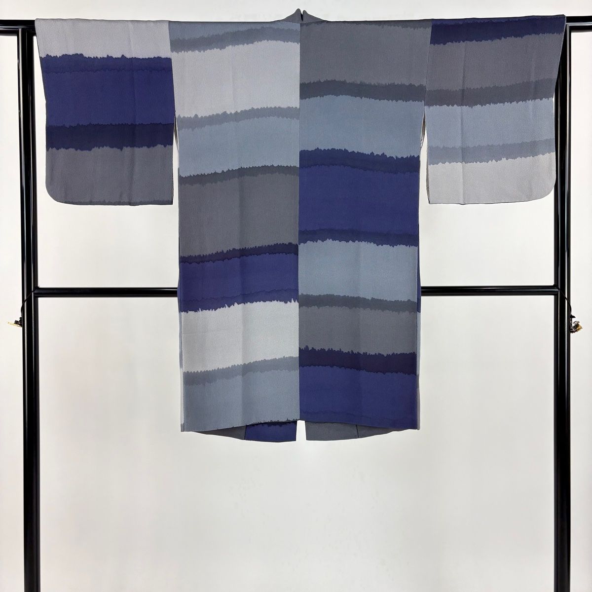 道中着 身丈99cm 裄丈63.5cm S 和装コート 横段 縮緬 灰色 正絹 名品