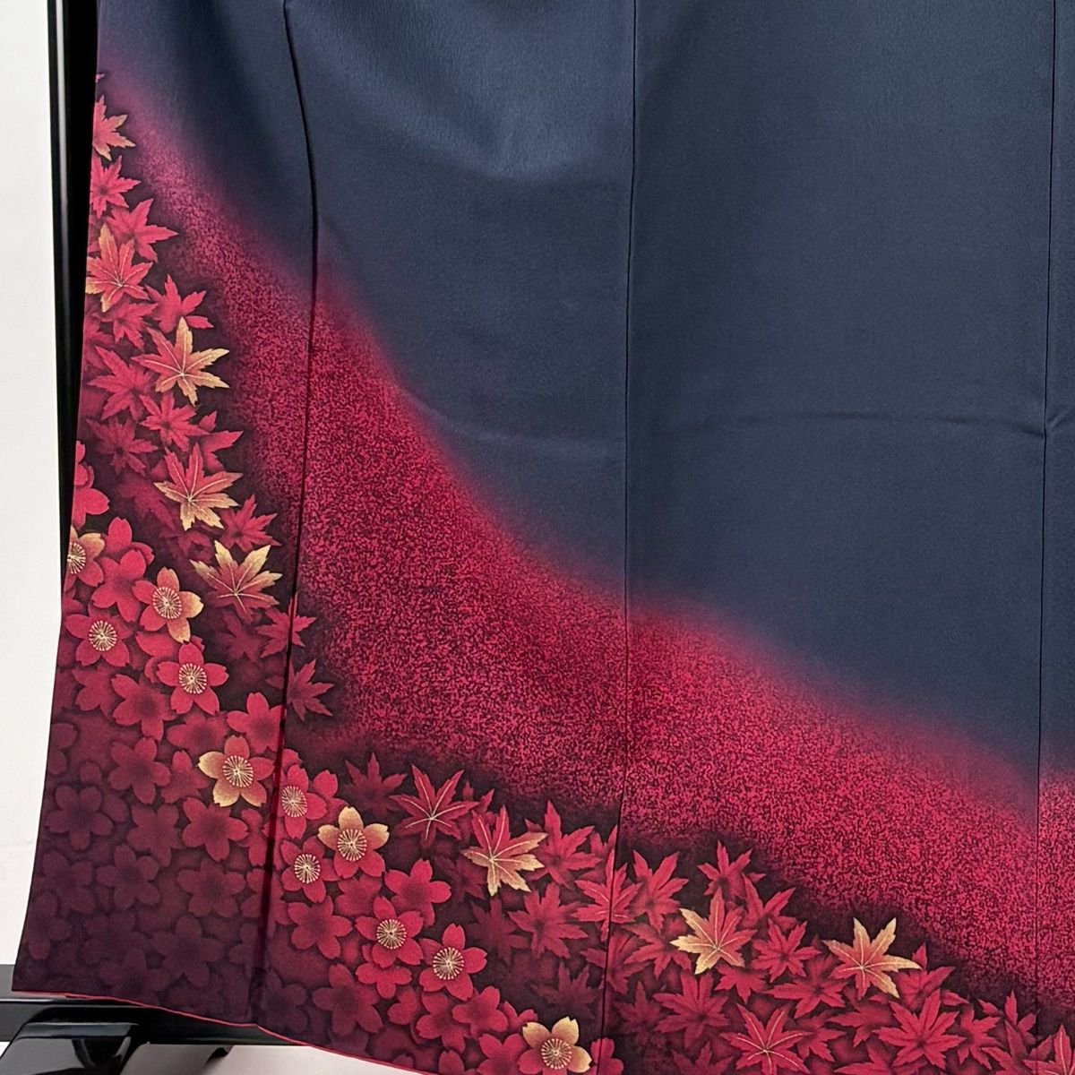 付下げ 身丈161.5cm 裄丈68cm L 袷 桜 紅葉 金彩 染め分け 紺色 正絹
