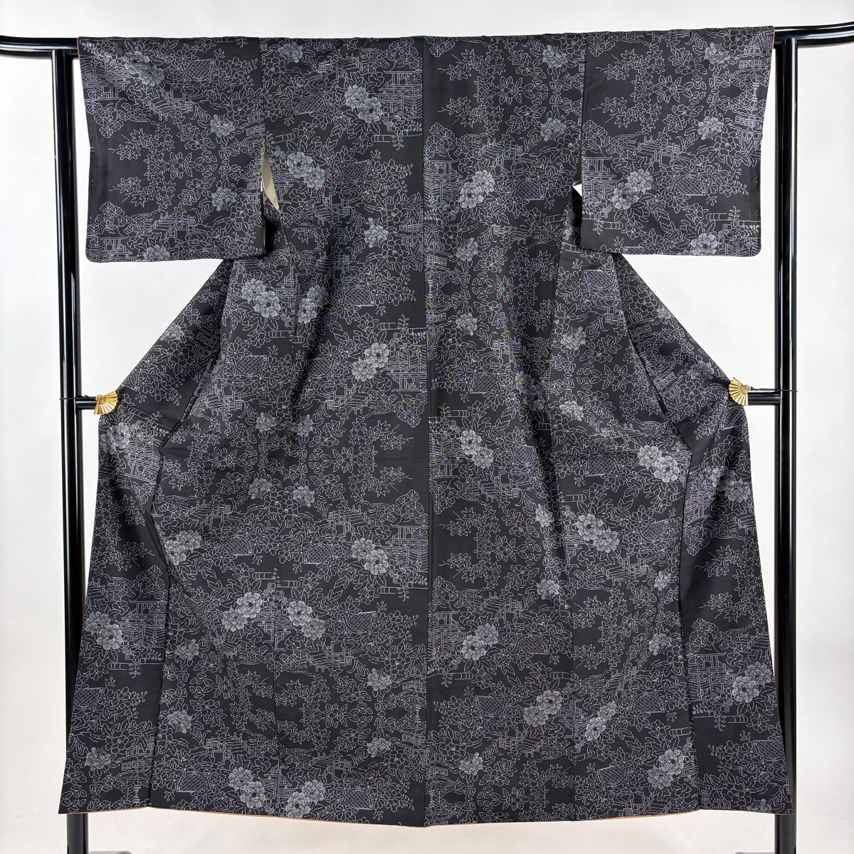 紬 身丈150.5cm 裄丈61.5cm S 袷 草花 建物 墨色 正絹 秀品 【中古