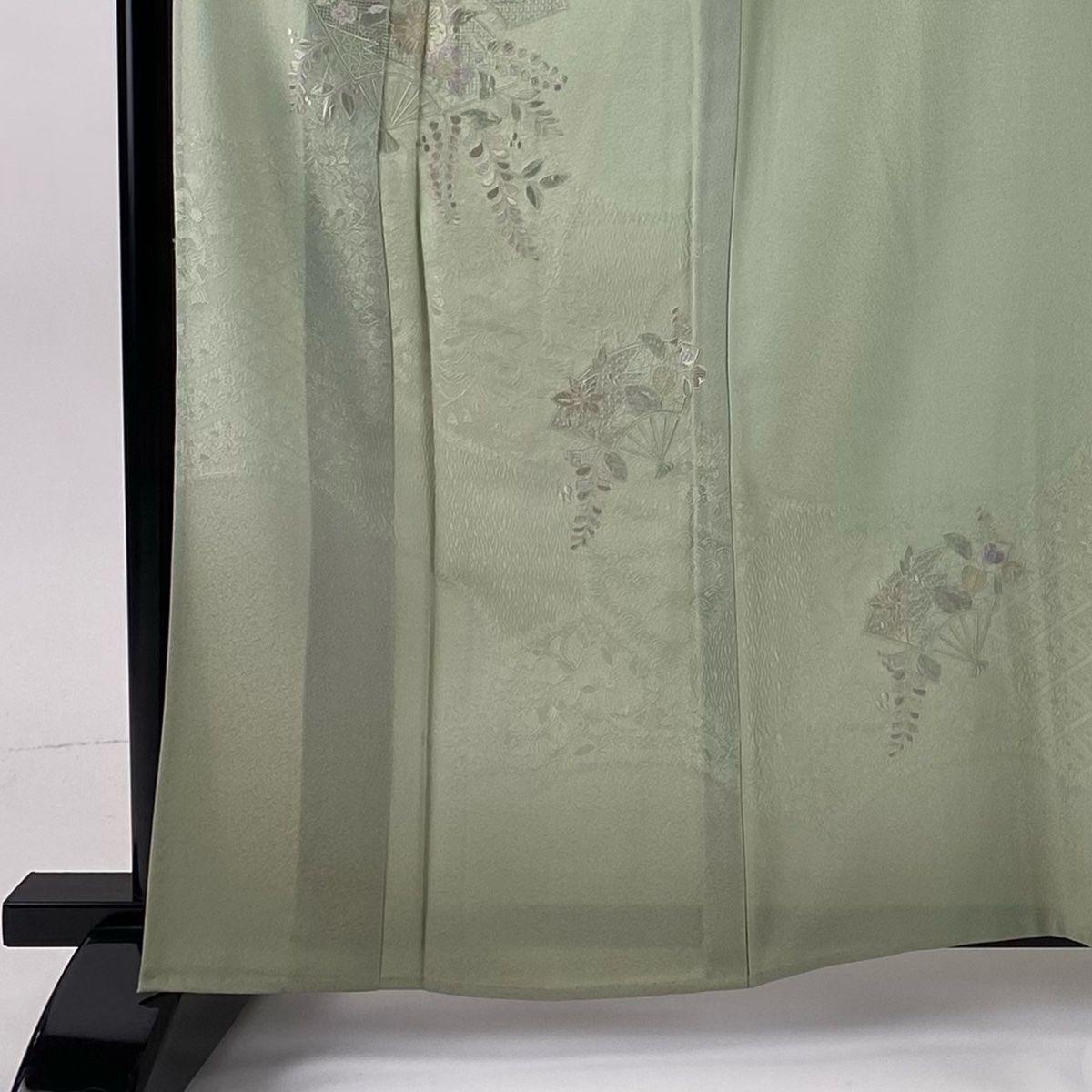 付下げ 身丈164cm 裄丈65cm M 単衣 扇 草花 刺繍 薄緑 正絹 秀品