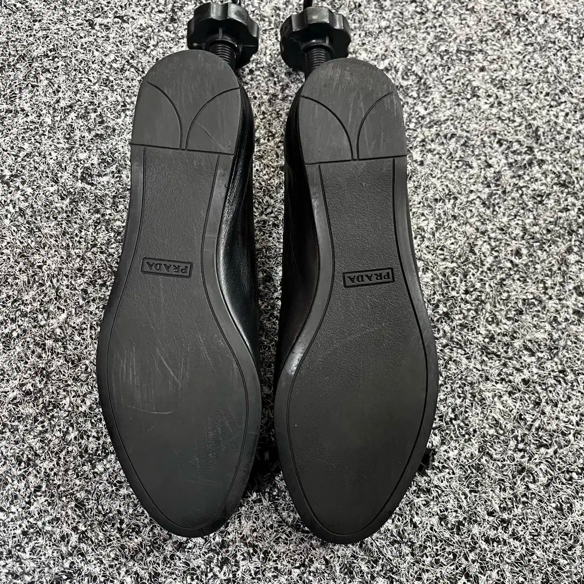 PRADA ブラック エナメル リボン パンプス バレエシューズ 37サイズ PRADA ブラック バレエシューズ 37 プラダ☆PRADA黒エナメルリボン