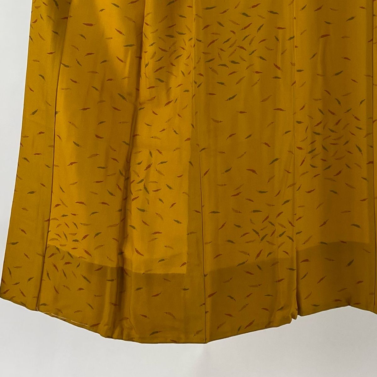 長襦袢 身丈129.5cm 裄丈66cm M 唐辛子 山吹茶色 正絹 秀品