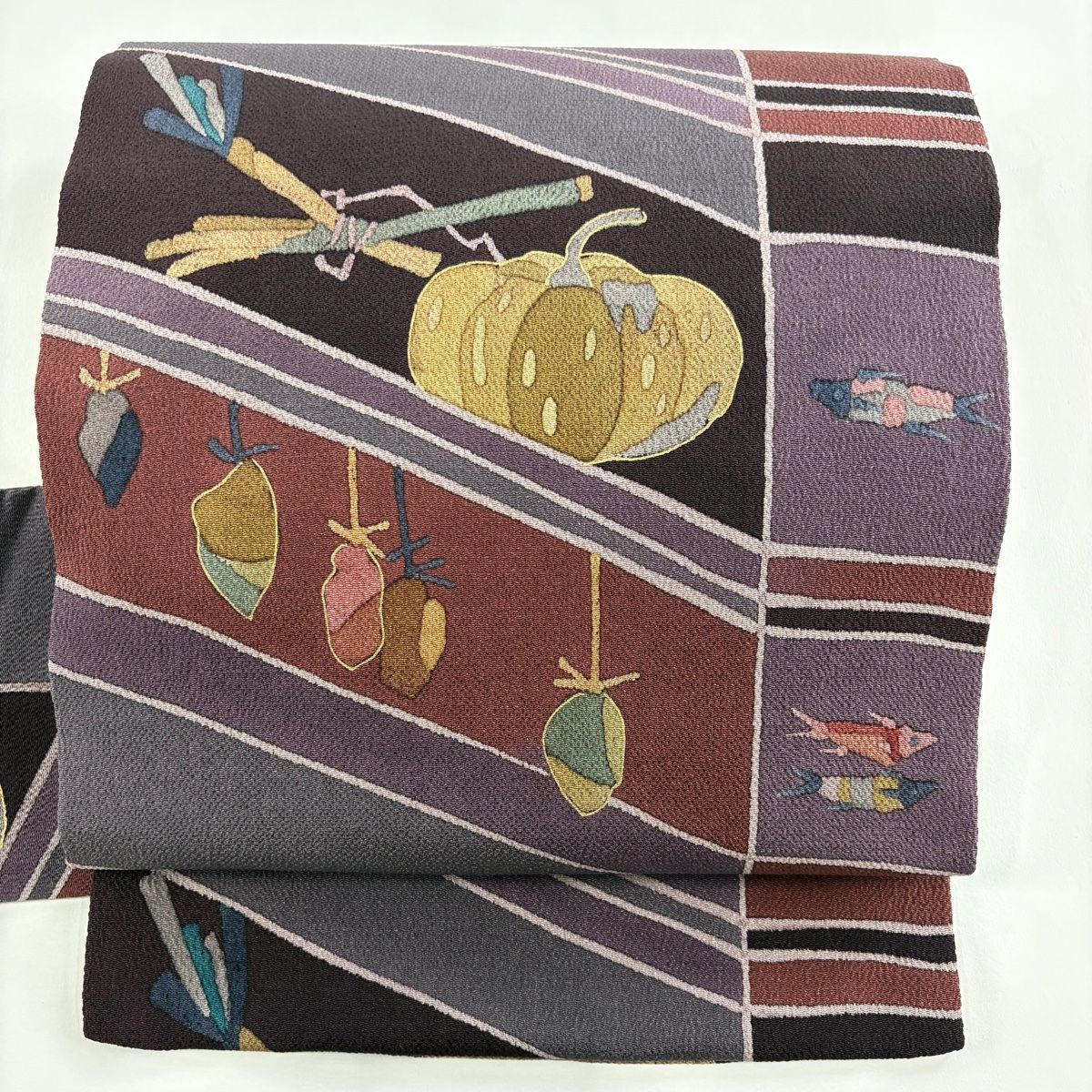 名古屋帯 秀品 生り物 魚 金彩 縮緬 紫 正絹