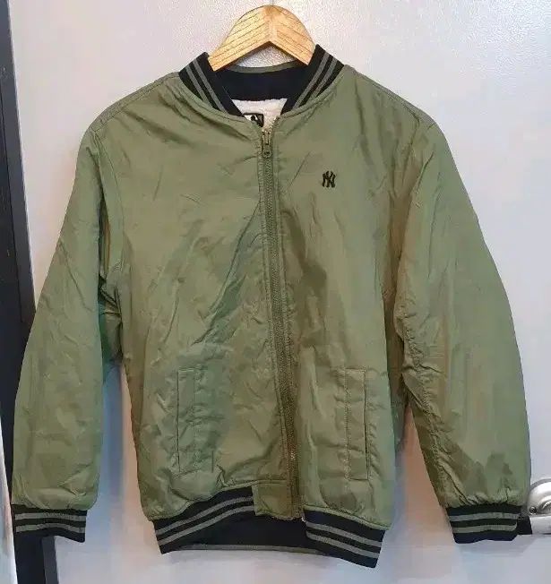 MLB ニューヨーク ヤンキース カーキ リバーシブル ブルゾン ジャケット 155