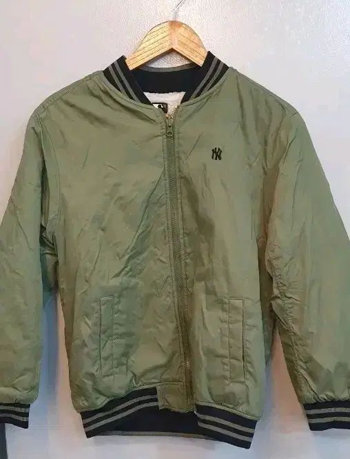 MLB ニューヨーク ヤンキース カーキ リバーシブル ブルゾン ジャケット 155