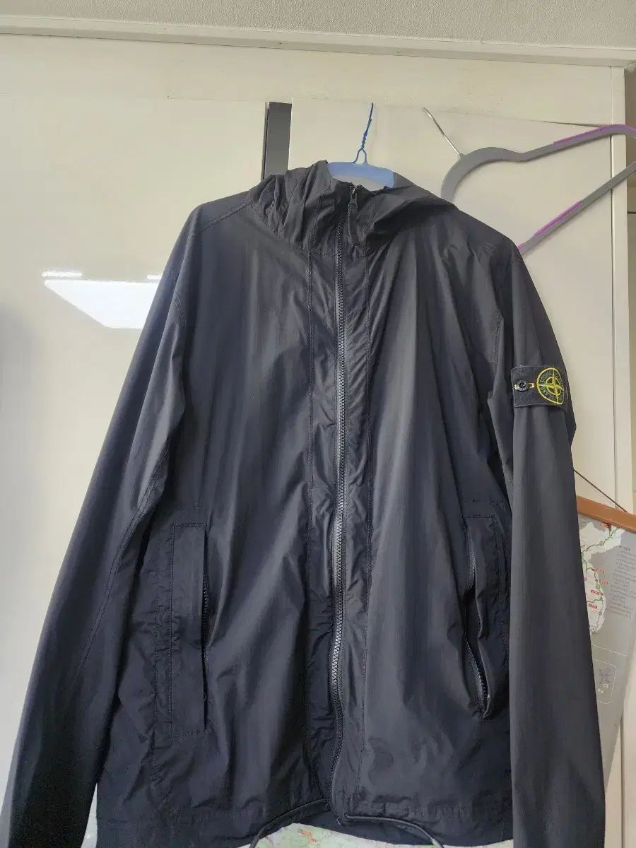 STONE ISLAND ストーンアイランド スキンタッチ ほぼ