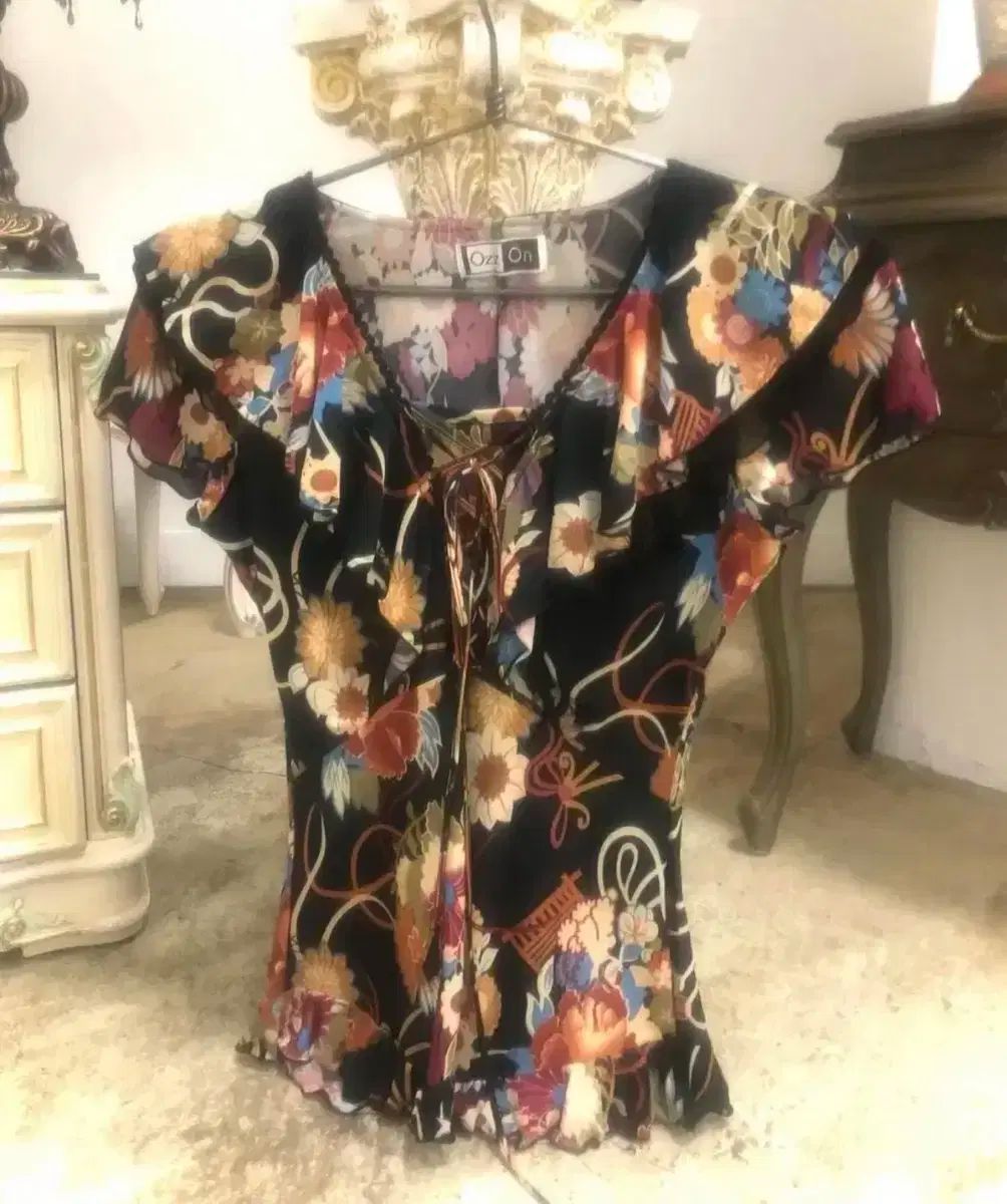 Ozz on オリエンタル ブラウス