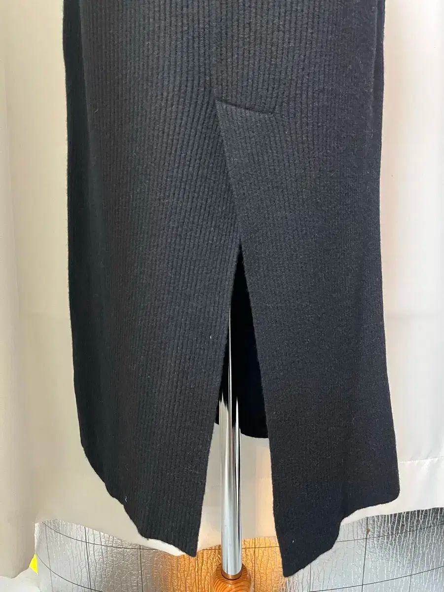 TINPOSTMODA ブラック