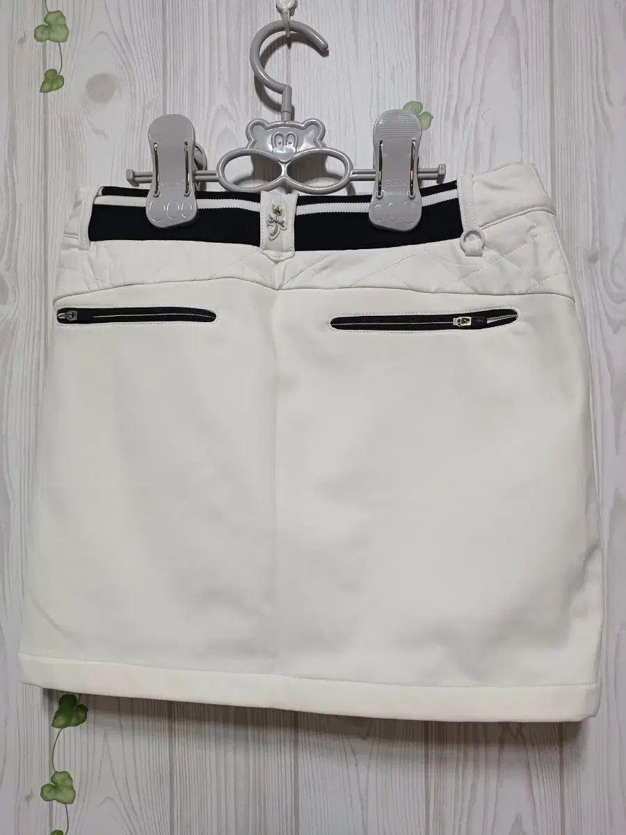 ゴルフスカート