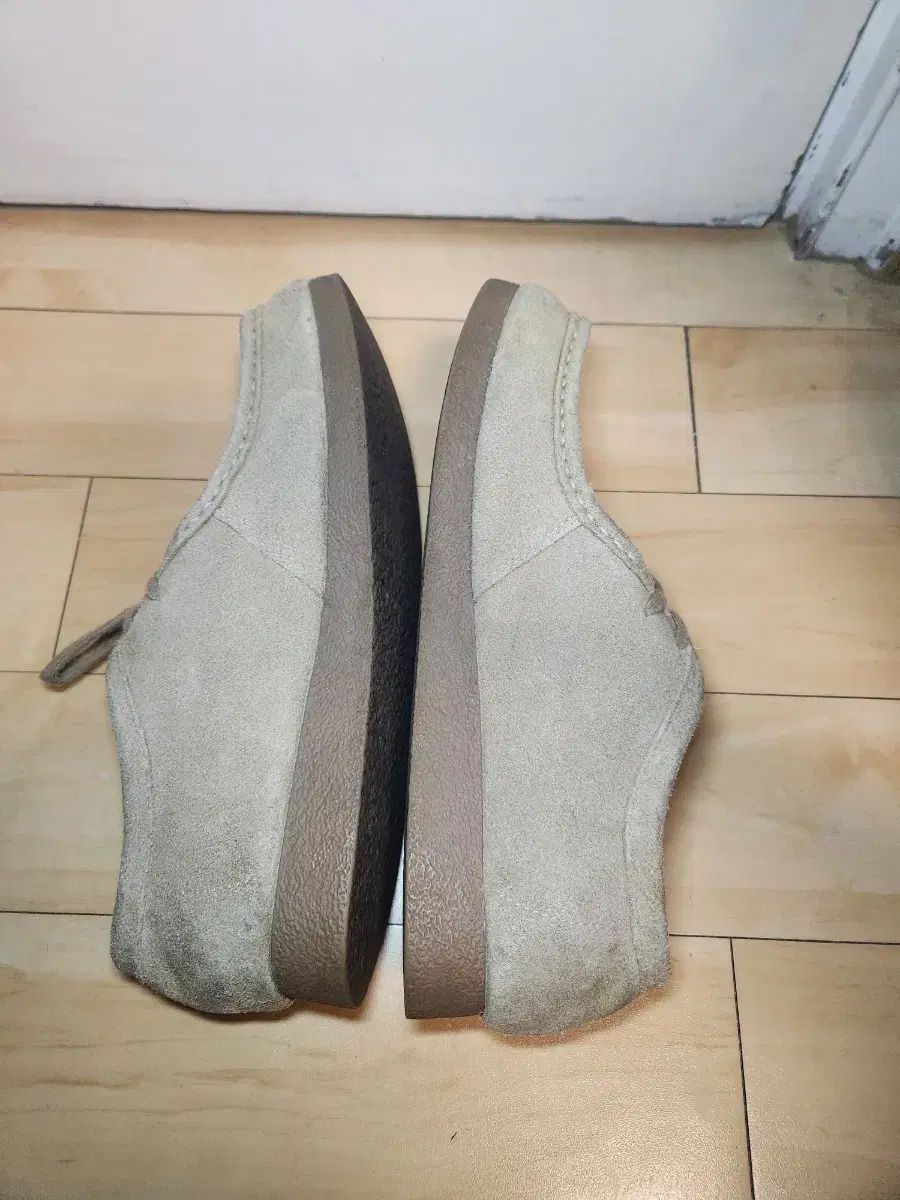 ワラビー モカシンシューズ