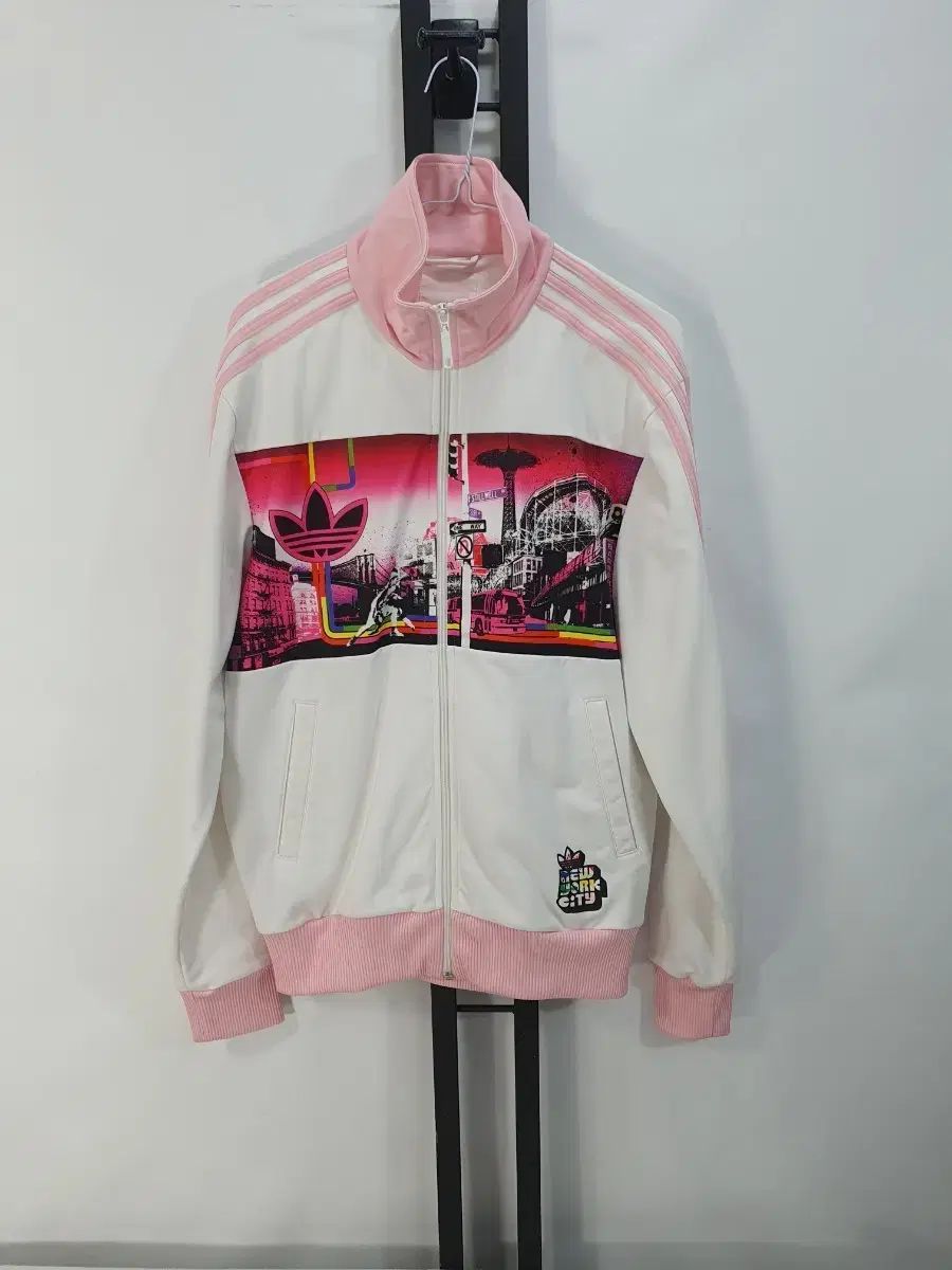 新型Win11搭載☆美品！薄型！ピンク東芝！テレワーク可能！動画編集