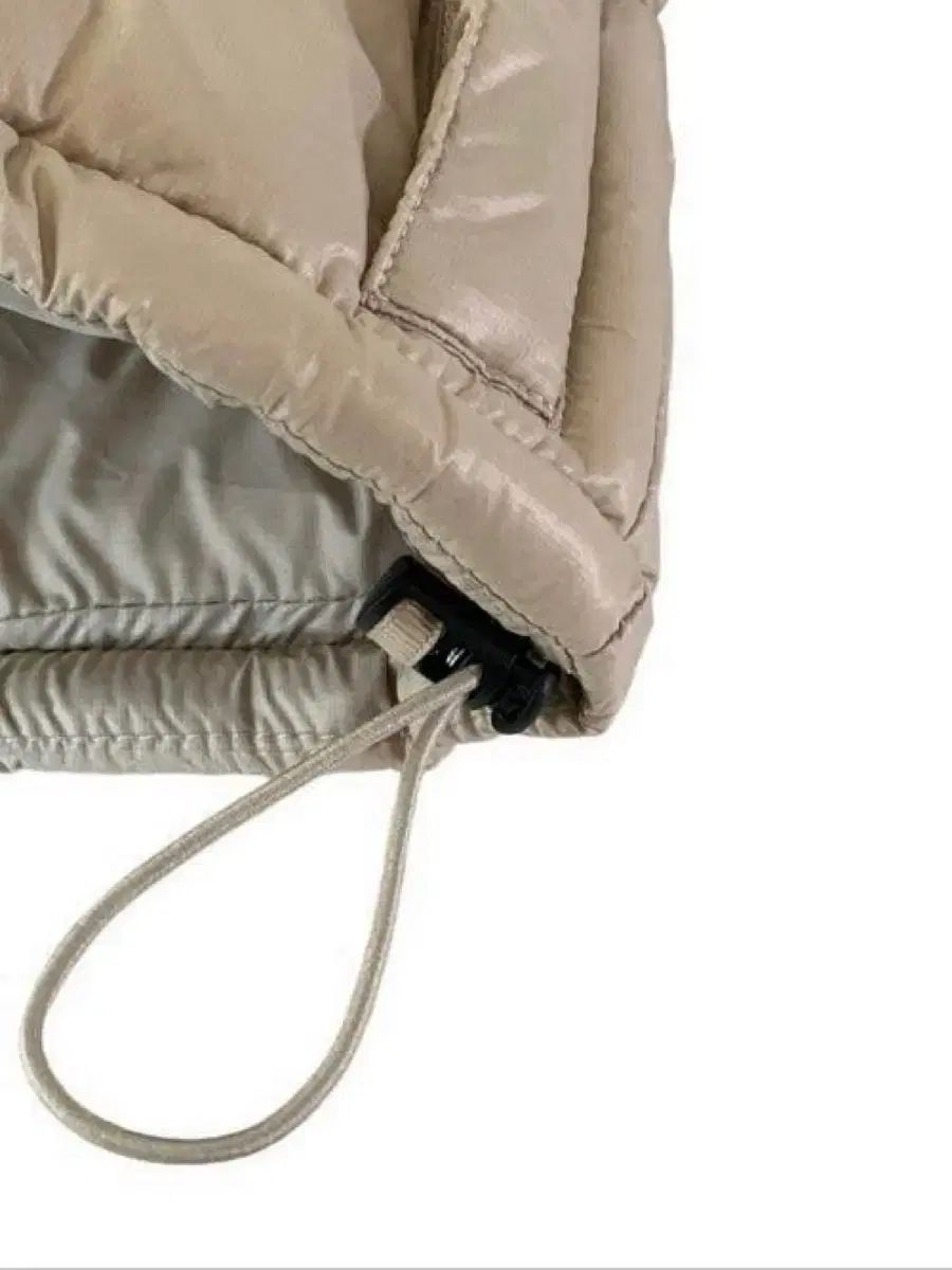 ベージュ グレー