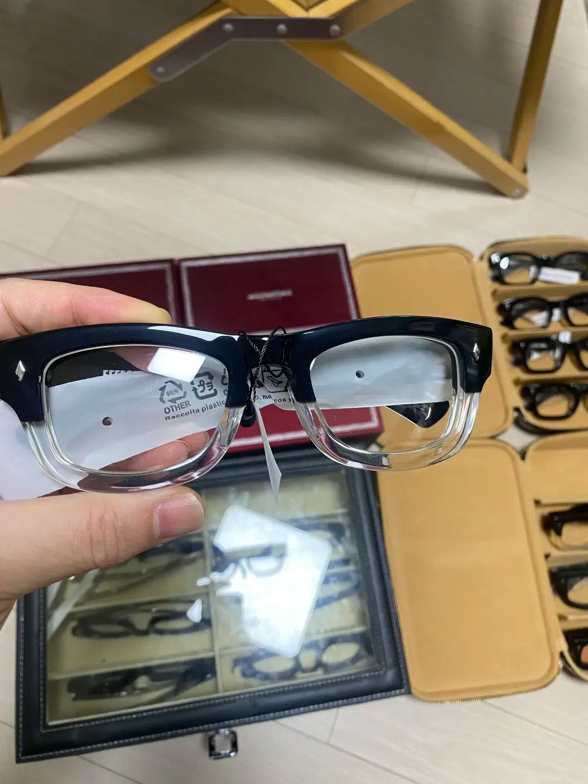 < > エフェクター DAY6 LIVE CONCERT DREAM CODA_デフコン メガネ