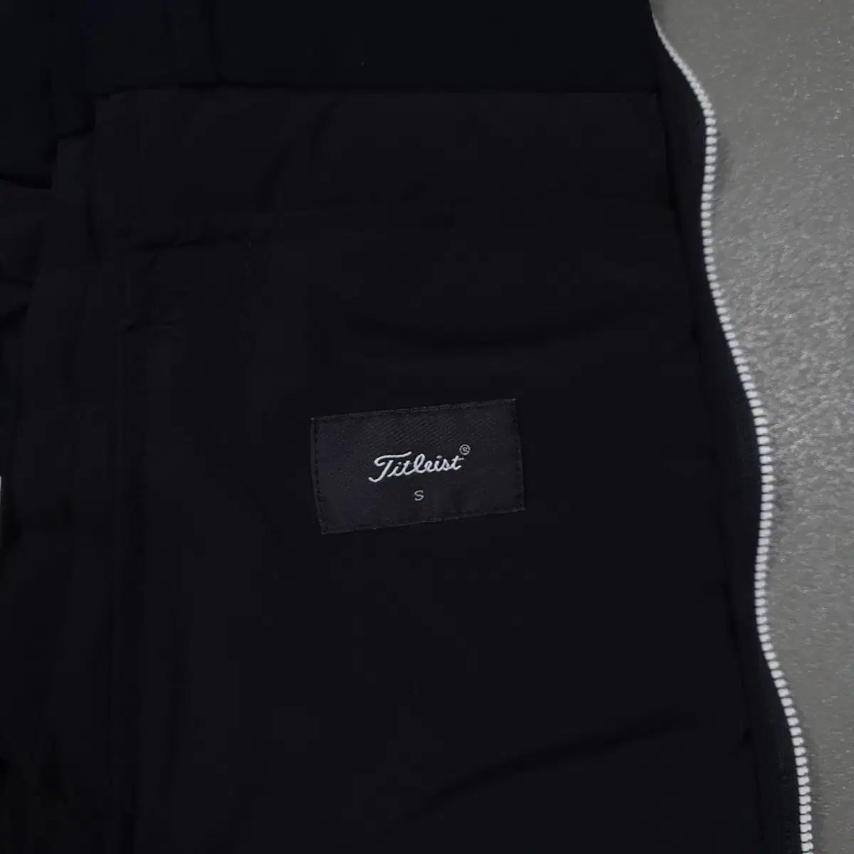 レディース S 85 Titleist タイトリスト ゴルフ 斜めボーダー ジッパー 軽量 ダウン アウター ジャケット ブラック LLC-HASEGAWATOSO_COM