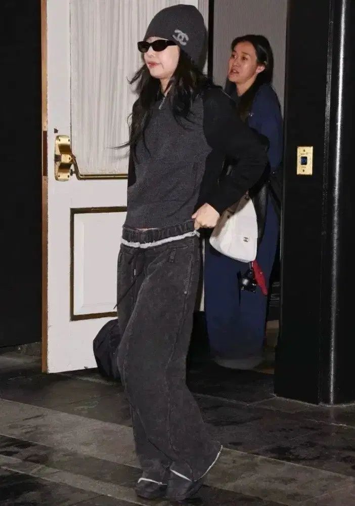 TREEMINGBIRD ジェニ ライクジェニ BEHIND トレーナー ズボン