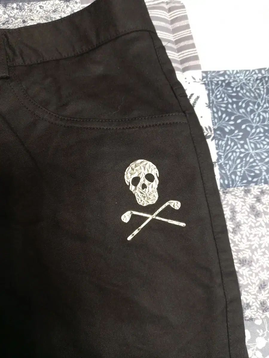 MARK - LONA マークアンドロナ ブラック ドクロ 夏 ゴルフ ズボン 31 32