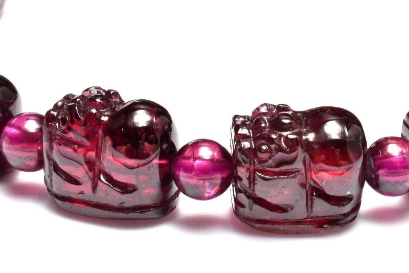 １点物 透過性あり 高品質 ロードライトガーネット 11-12x8 丸玉4 mm 貔貅彫刻 ブレスレット パワーストーン 天然石 _MB228