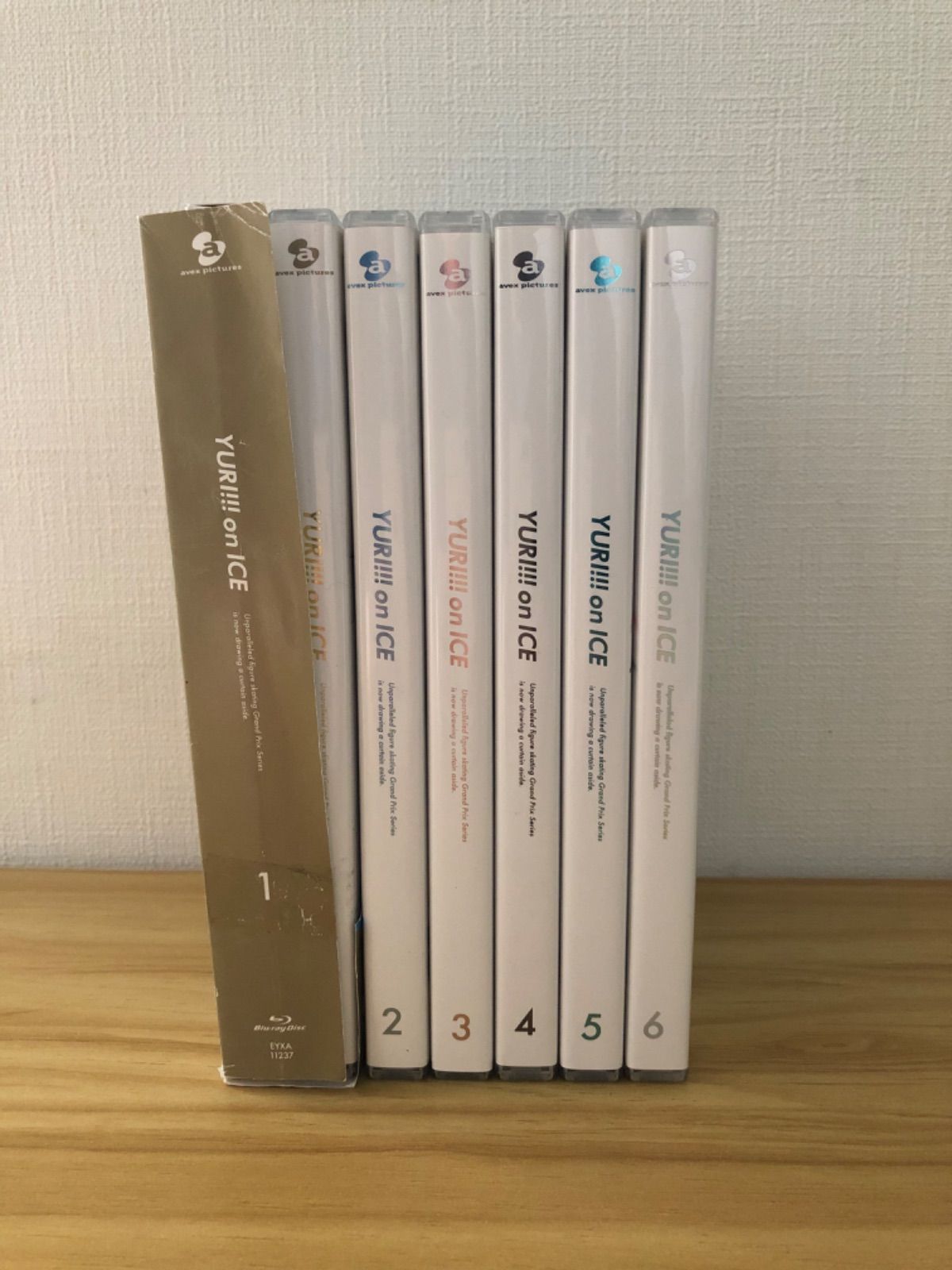 ユーリ!!! on ICE DVD初回限定版 特典付（一部未開封） サントラCD