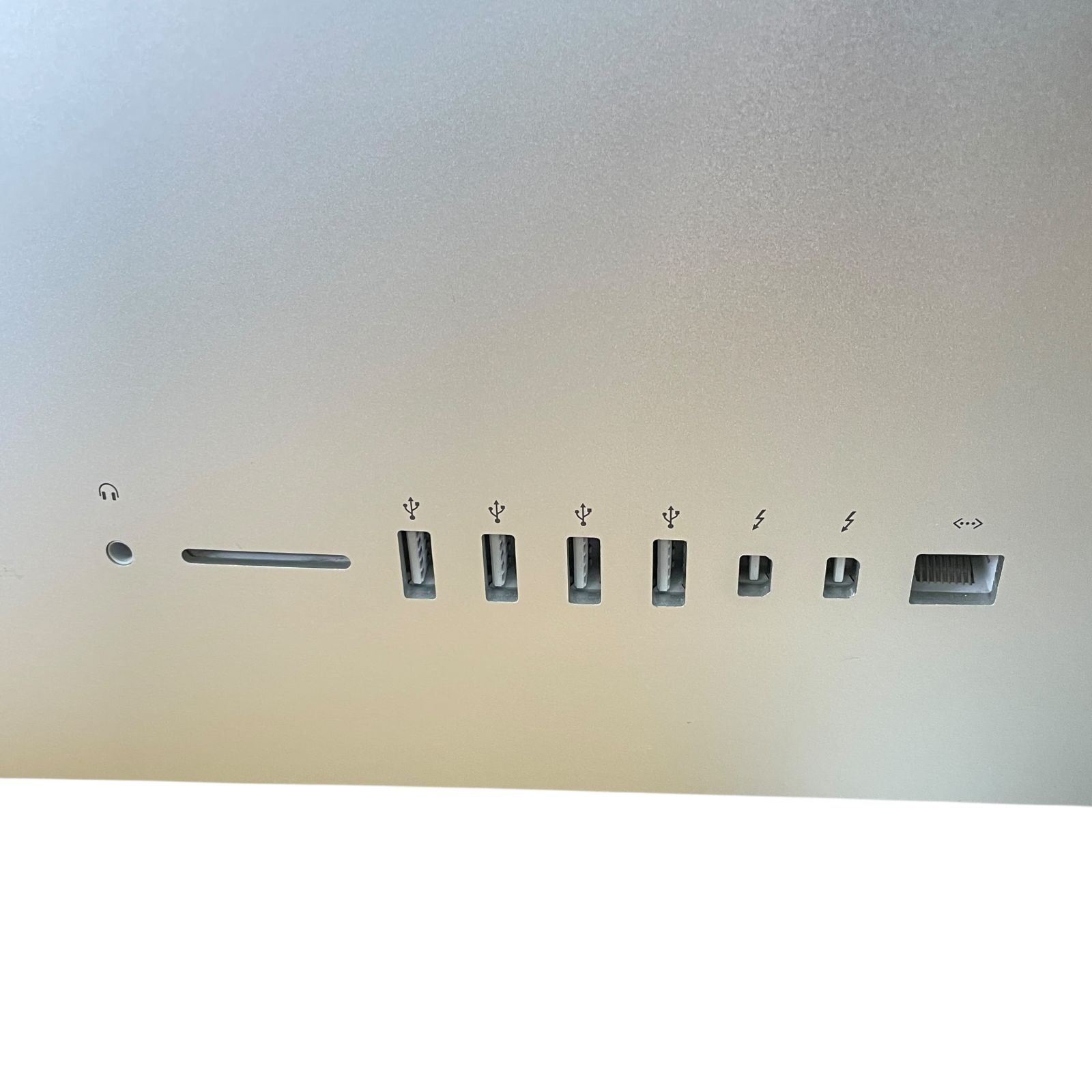 抽象的な Apple iMac A1418 21.5インチ 1.6GHz Intel Core i5 メモリ8GB HDD1TB デスクトップ パソコン PC カメラ 動作品 画面割れ有り NO.Y9015  新作続々登場！