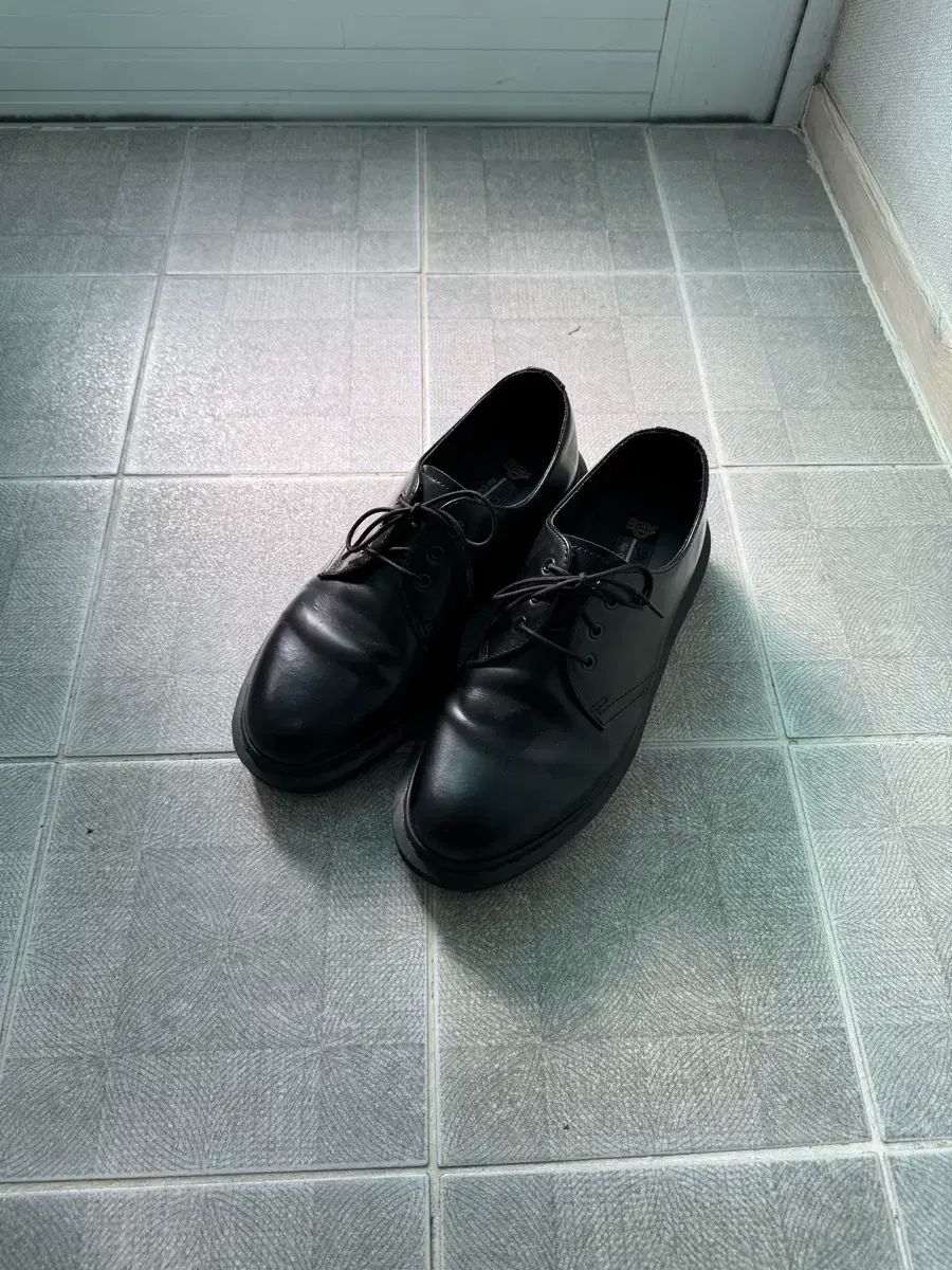 DR. MARTENS ドクターマーチン 1461モノ ブラック 250