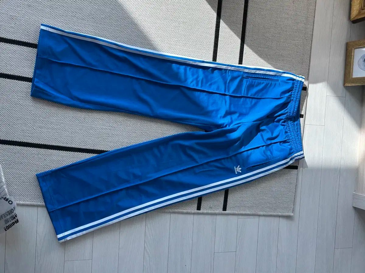 アディダス ファイヤーバード トラックパンツ ブルー