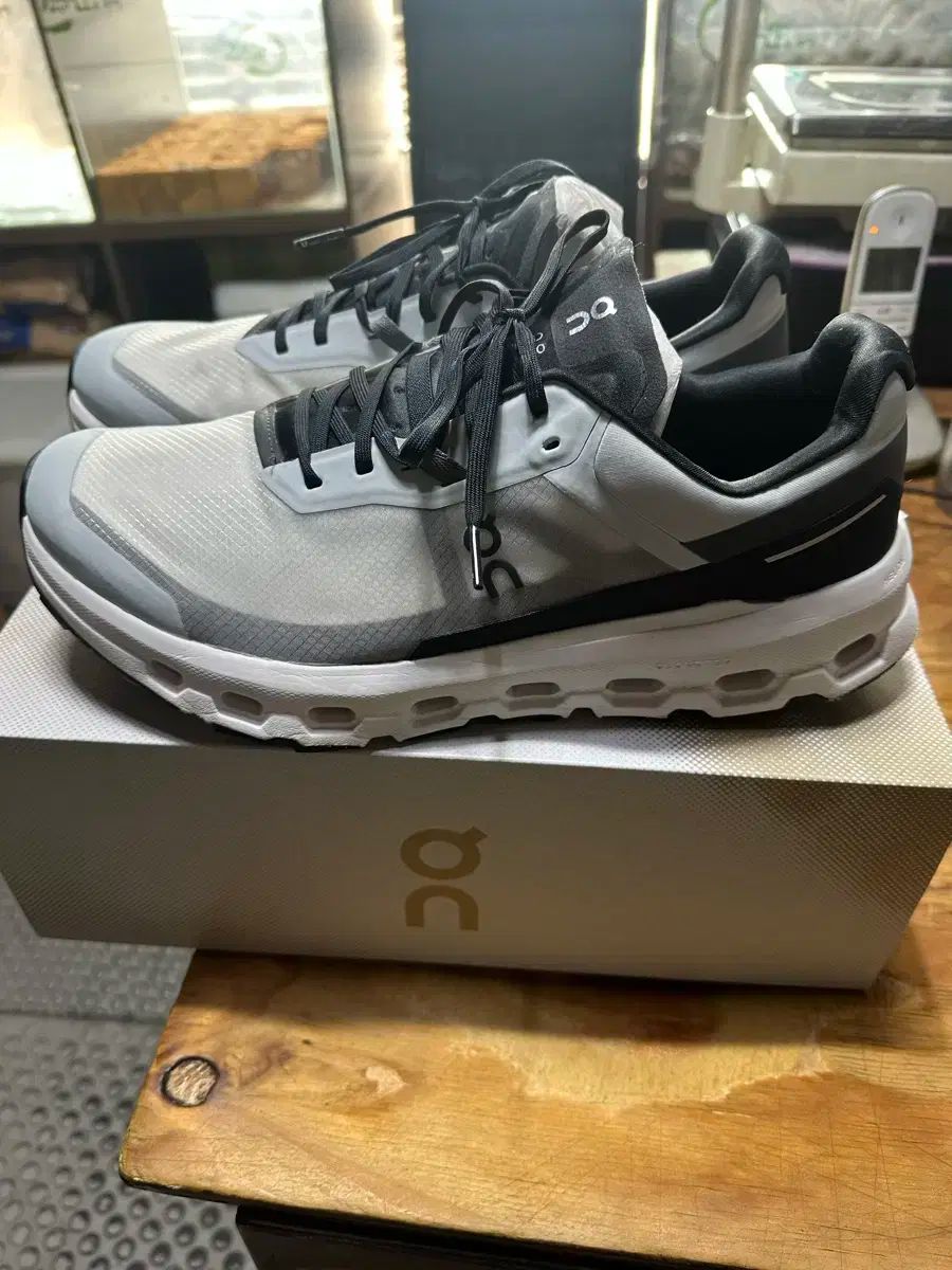 単ランニング クラウドヴィスタ2 29.5サイズ