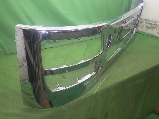 フロントバンパー