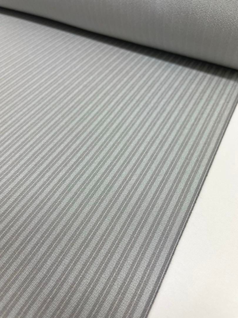 小紋 共八掛 グラデーション 縦縞 正絹 反物 小紋 縦縞 四丈 共八掛 正絹 反物 - メルカリ