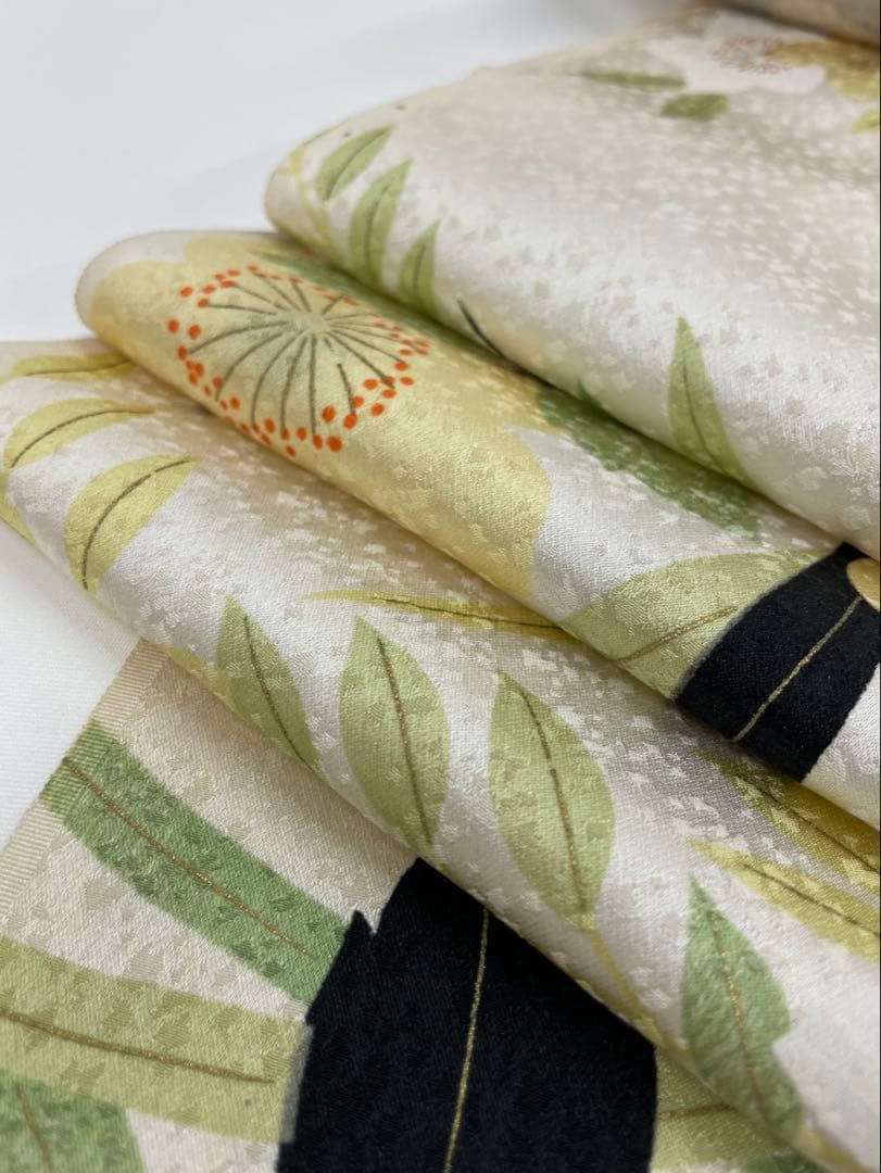 小紋 紋意匠 金彩 桜 正絹 反物 - メルカリ