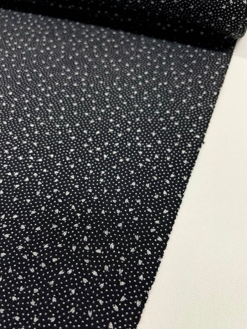 両面染小紋 裂取×桜あられ 伊勢型 共八掛 正絹 反物 両面染小紋 裂取×桜あられ 伊勢型 共八掛 正絹 反物 - メルカリ