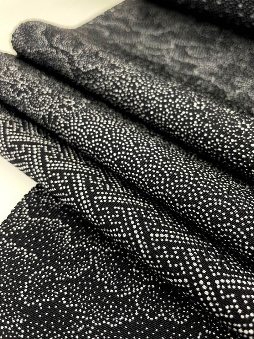 両面染小紋 裂取×桜あられ 伊勢型 共八掛 正絹 反物 - メルカリ