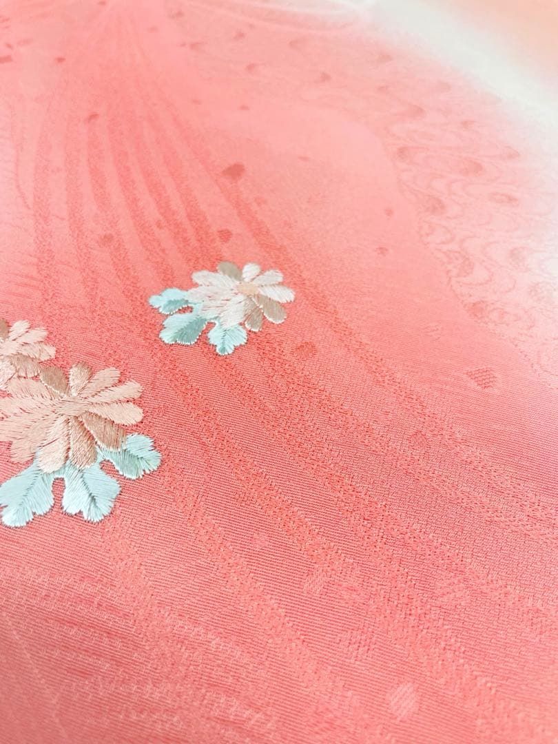 付け下げ 刺繍 紋意匠 八掛付 正絹 反物 T8942 - メルカリ