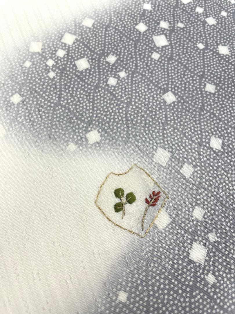 付け下げ 紋意匠 刺繍 正絹 反物 T8940 - メルカリ