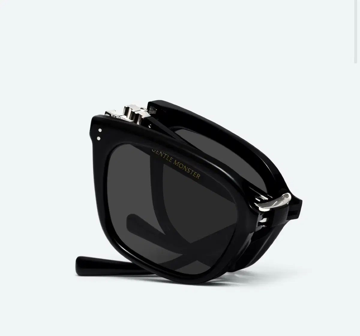 GENTLE MONSTER ジェントルモンスター ポケットコレクション 麻Tシャツ Martini 01 ブラック 商品