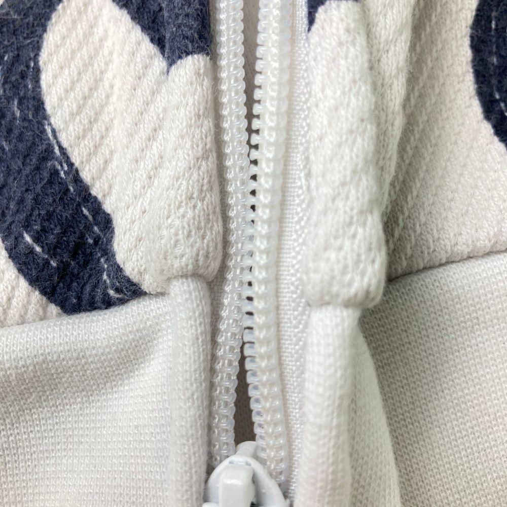 ジップパーカー