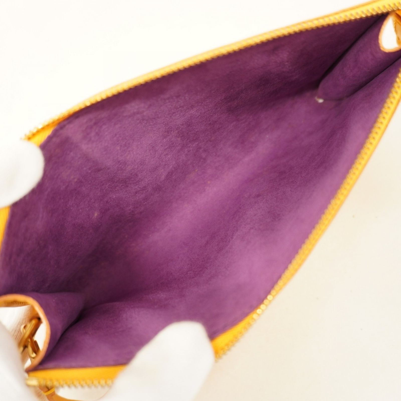 ポシェットアクセソワール