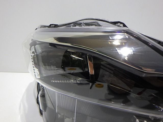 右ヘッドライト