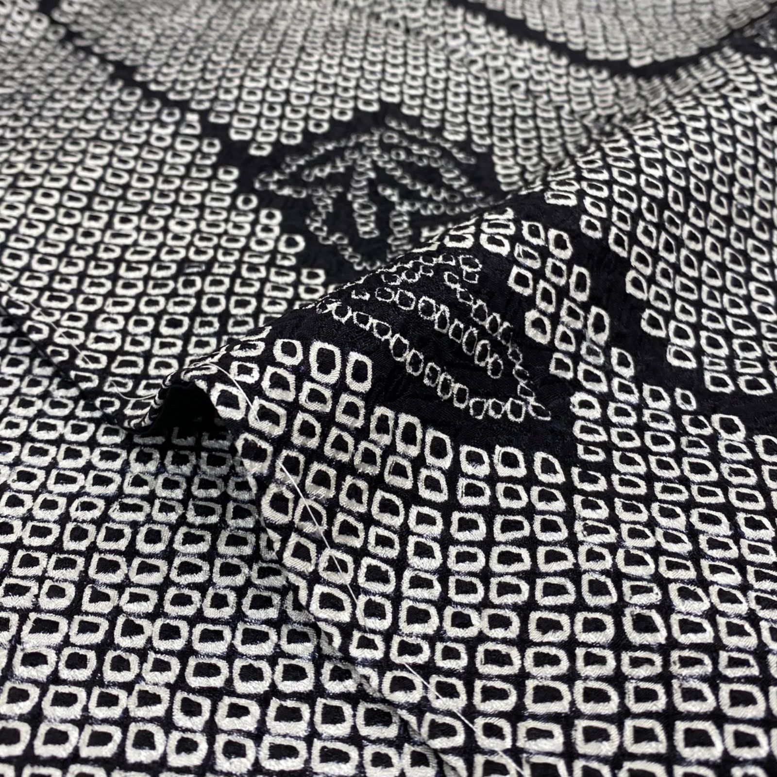 総絞り 訪問着 正絹 躾糸付き A037 - メルカリ