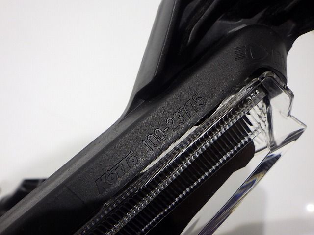 左ヘッドライト