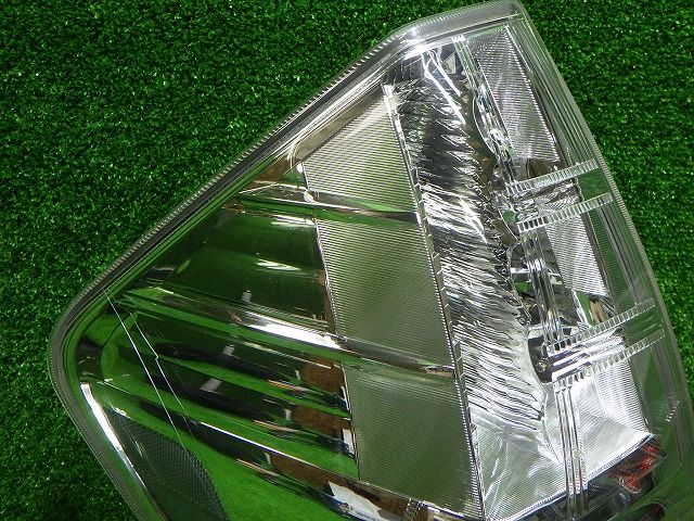 プリウスアルファ 左テール ZVW40 41 前期 47-46 トヨタ 81561-47140 LED球切れ無し 251025024