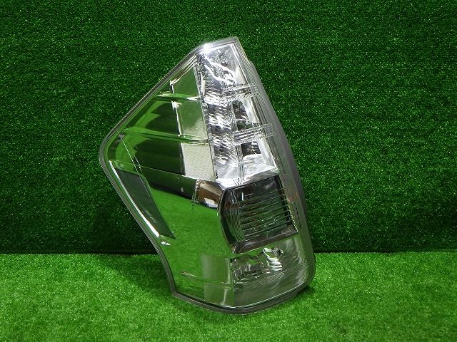 プリウスアルファ 左テール ZVW40 41 前期 47-46 トヨタ 81561-47140 LED球切れ無し 251025024
