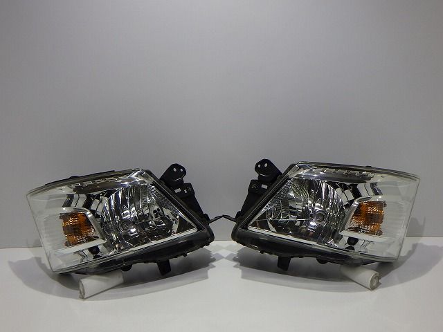 キャラバン NV350 ヘッドライト左右 ハロゲン E26 前期 H021 26060|26010-3XA0C コーティング 251023057