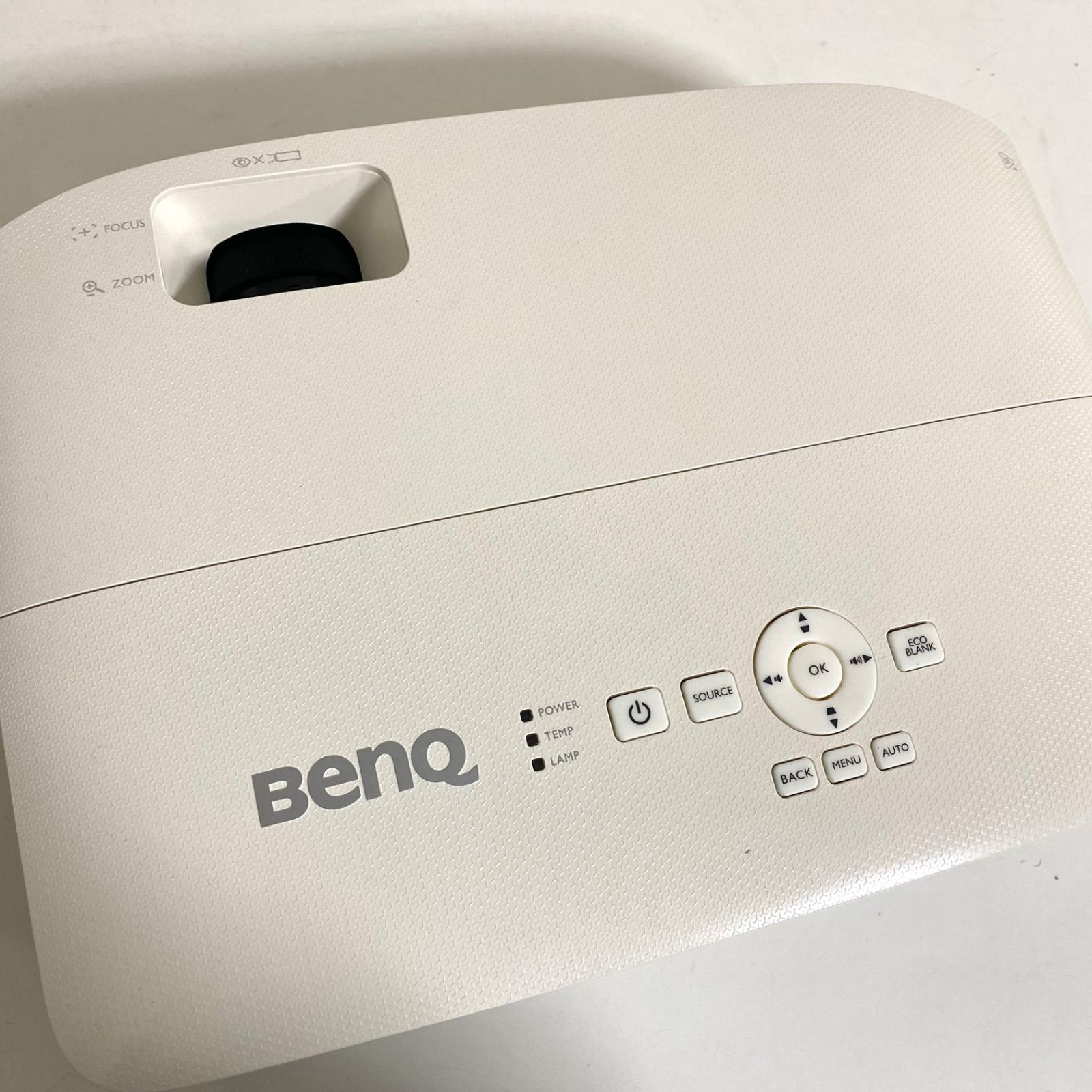 BenQ プロジェクター MH534 リモコン付き 作動品 - メルカリ