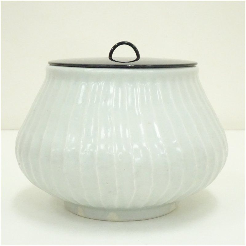 京焼 森岡嘉祥造 白磁シノギ水指 共箱 水指し 茶道 茶道具 おしゃれ 水差し 抹茶 インテリア 茶器 水器 お茶 骨董 茶会