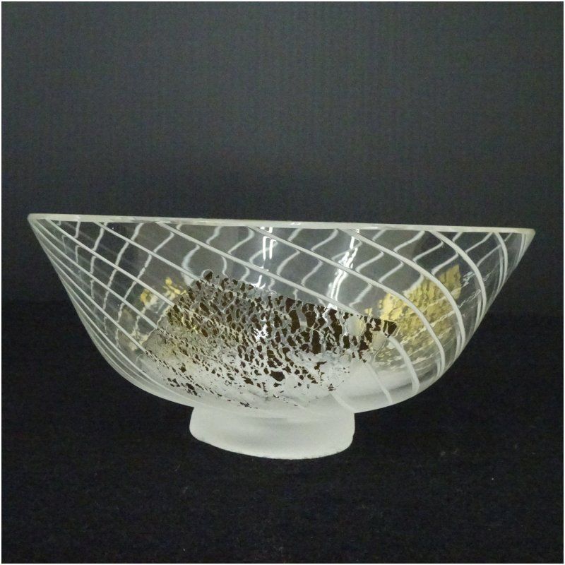 平井依造 硝子茶碗 共箱 茶道 抹茶 おしゃれ 抹茶茶碗 抹茶碗 和食器 レトロ 茶器 骨董 茶わん 茶会 茶の湯