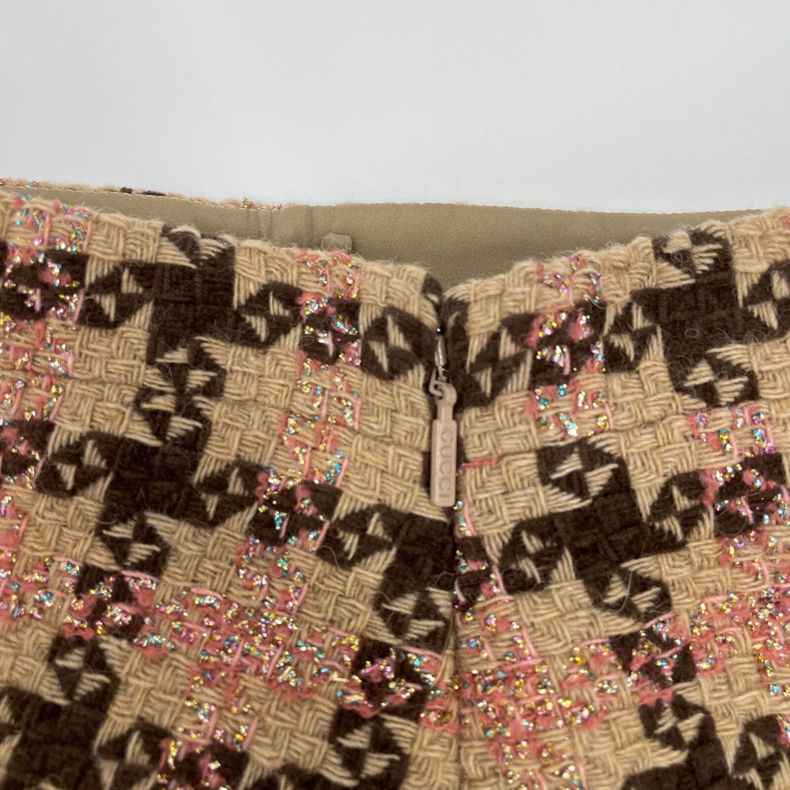 GUCCI グッチ 677554 ZAHD6 ﾍﾞｰｼﾞｭ×ﾋﾟﾝｸ ｳｰﾙ混 ﾗﾒﾂｲｰﾄﾞｼｮｰﾄｽｶｰﾄ 38 